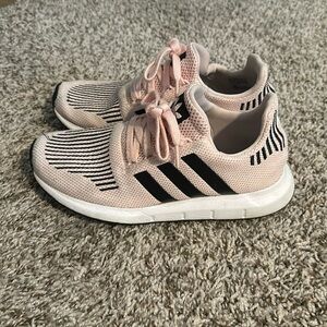 Adidas Swift Run
